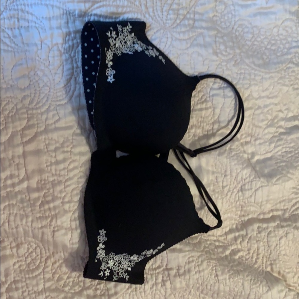 Victoria's Secret bra 34B Secret Embrace pushup